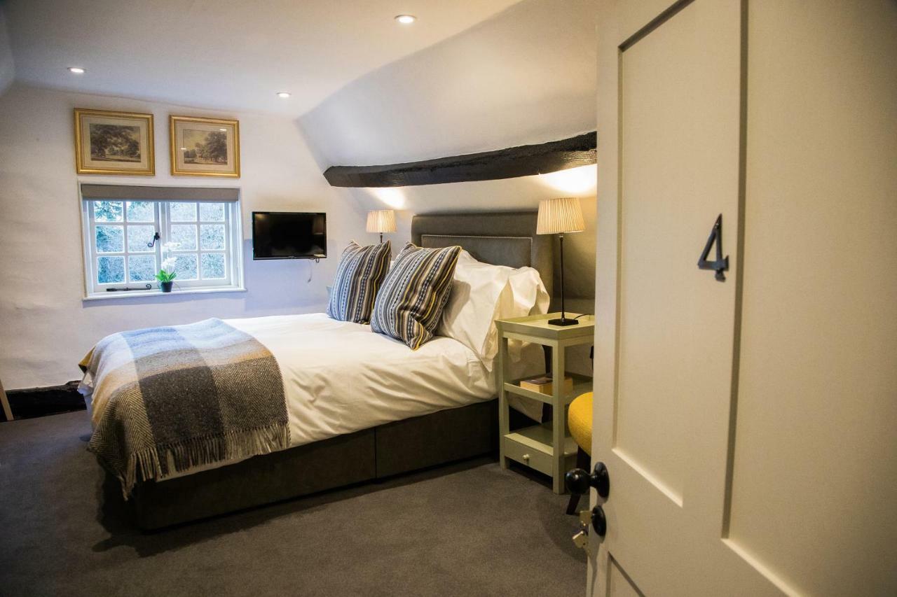 The Merry Harriers Bed and Breakfast Godalming Esterno foto